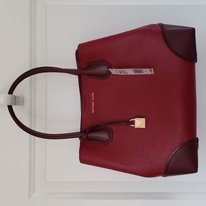 MICHAEL Michael Kors Mercer Gallery Kors Studio Medium Tote Maroon/